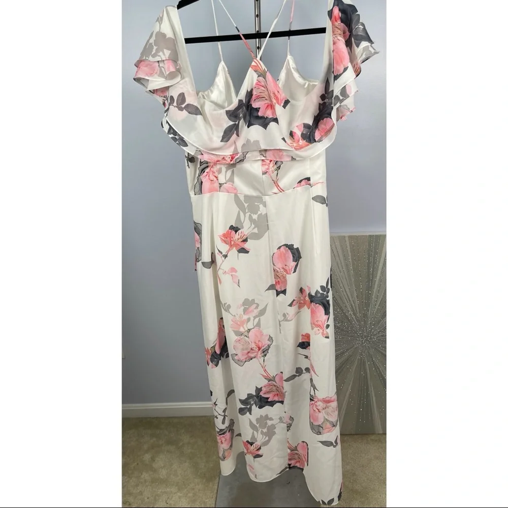 NWT City Chic White Floral Cold Shoulder Maxi Dress in Pink Lily Size 18 - Picture 6 of 10